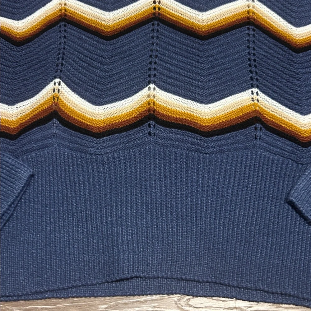Navy Chevron Knit Sweater💥